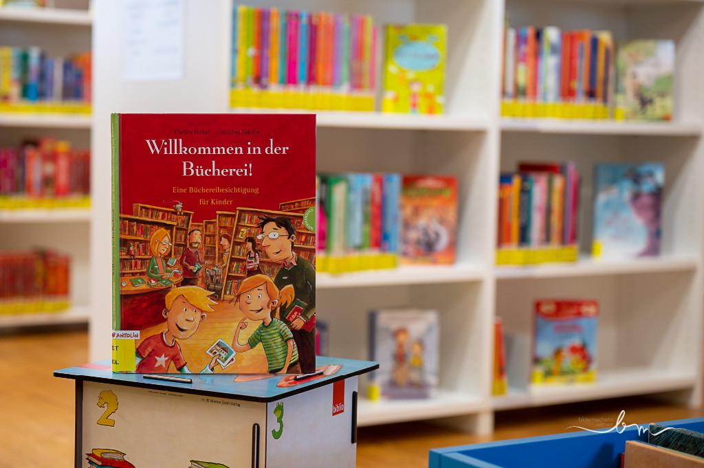 Innenansicht der Bücherei Hornstein