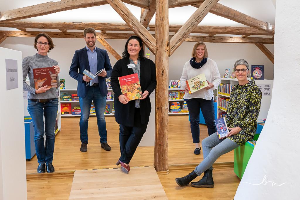 Innenansicht der Bücherei Hornstein