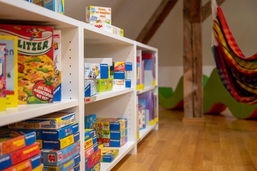 Innenansicht der Bücherei Hornstein