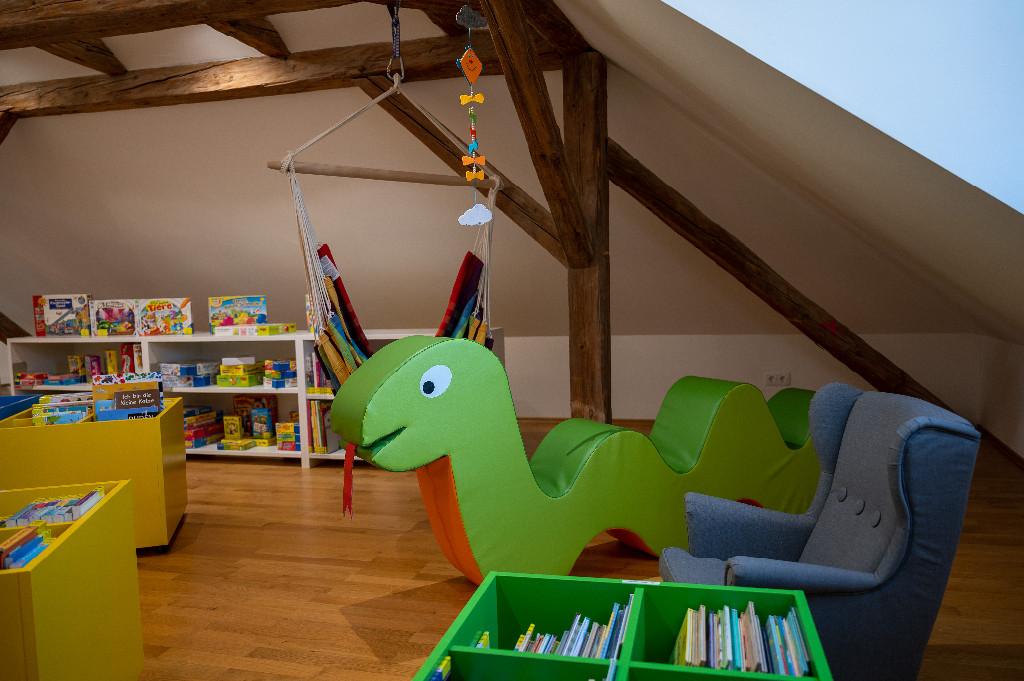 Innenansicht der Bücherei Hornstein