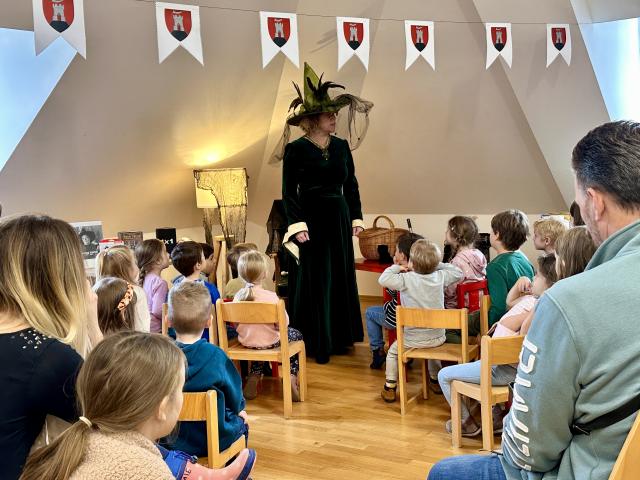 Halloween Lesung. Eine lausige Hexe